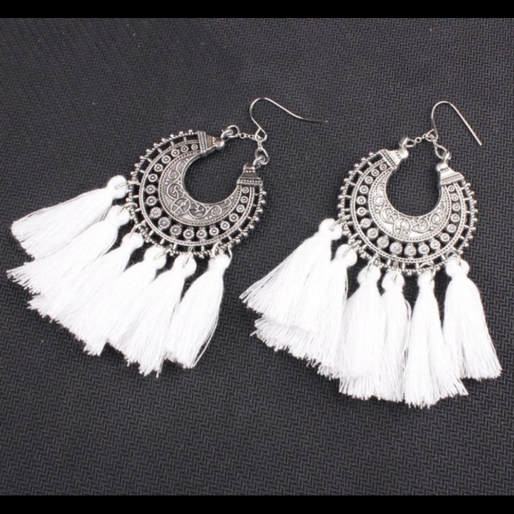 Tribal crescent moon tassel earrings - Picture 7 of 7